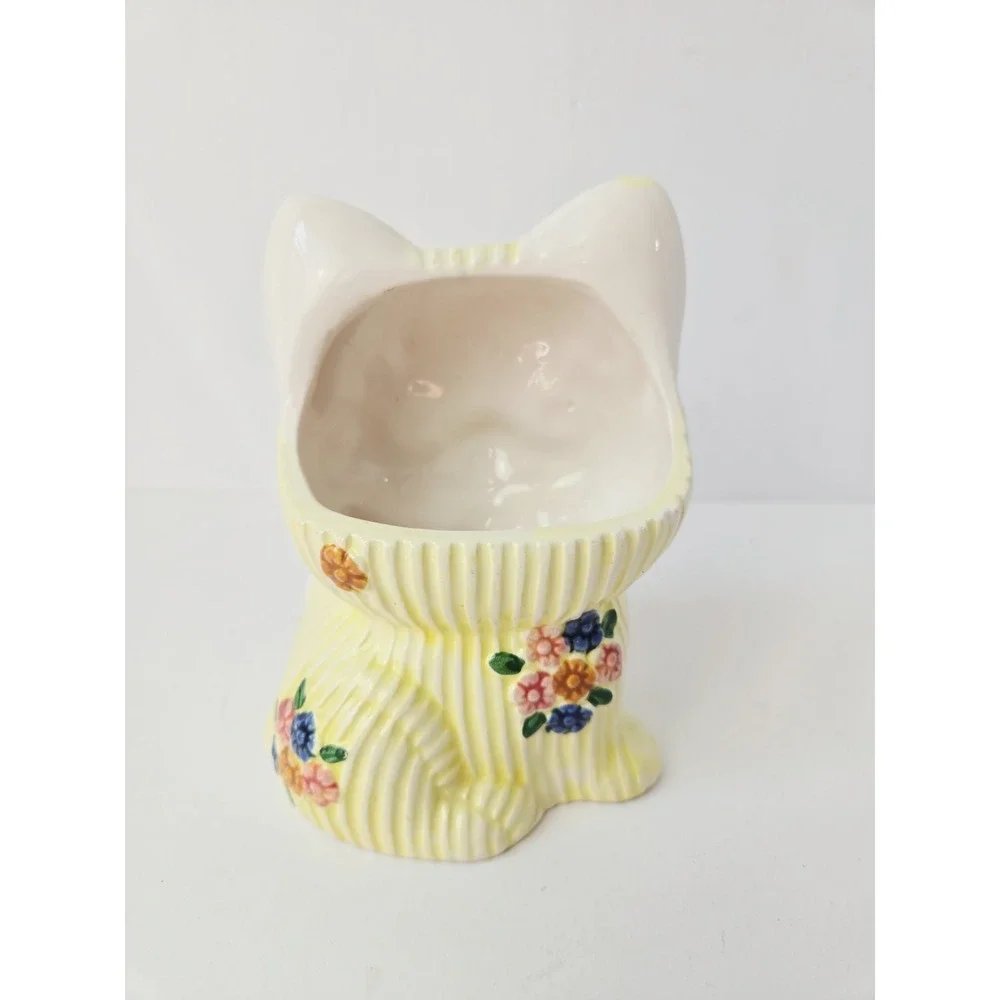 Vintage Napco 9591 yellow cat figurine planter yarn